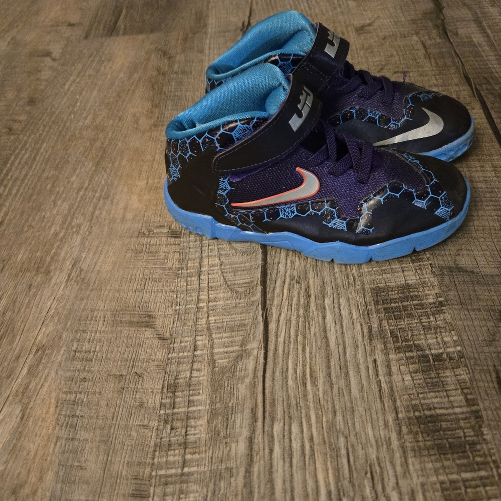 Lebron 11 NIKE Kids Sneakers